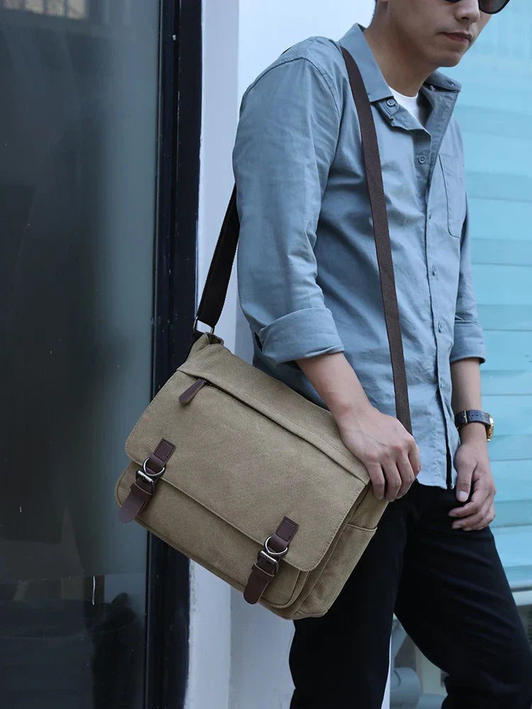 Minimalist messenger bag for men - Louis