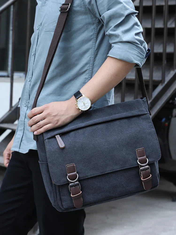 Minimalist messenger bag for men - Louis