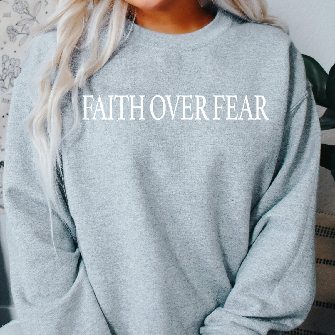 Faith over fear letter print pullover - Ariya