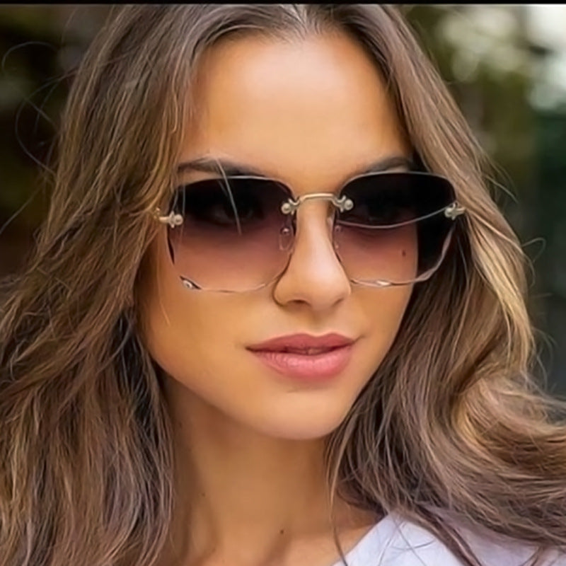 Fashionable sunglasses for women - Hallie